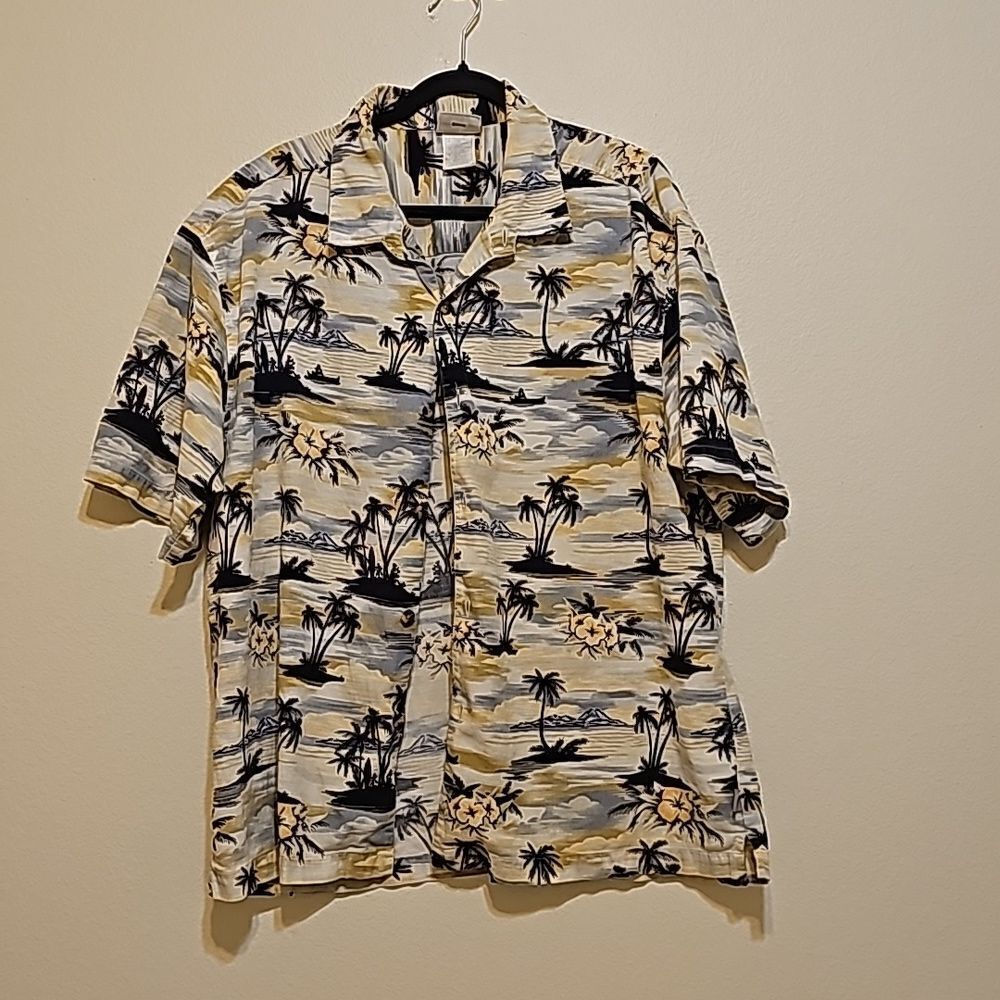 DISNEYLAND RESORT VINTAGE HAWAIIAN SHIRT‎ SIZE XL